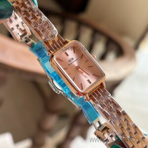 ساعت زنانه دنيل ولينگتون Daniel Wellington