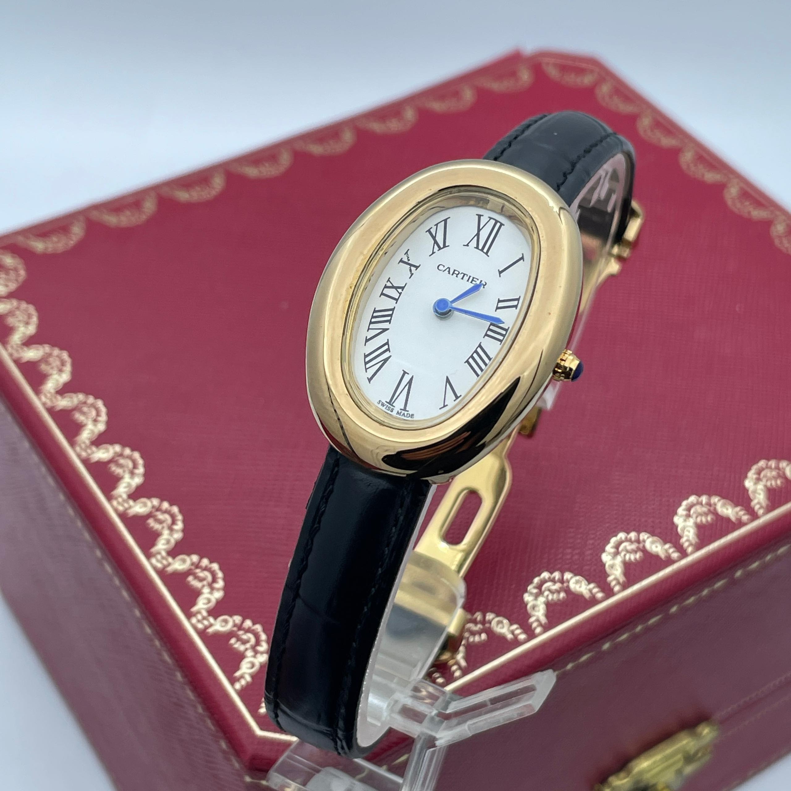 ساعت مچی زنانه طلایی صفحه سفید کارتیه بایگنور Cartier Baignoire