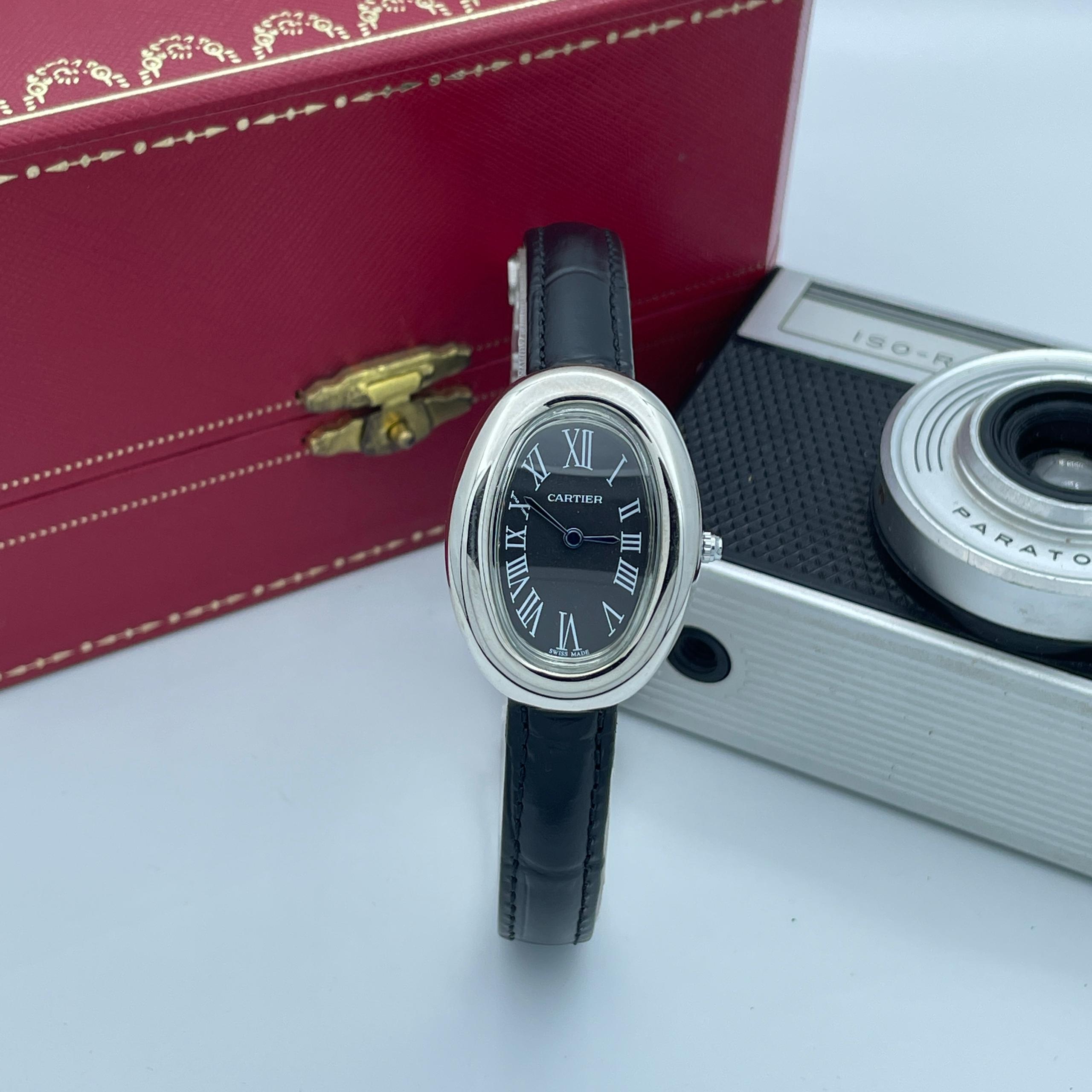 ساعت مچی زنانه سیلور صفحه مشکی کارتیه بایگنور Cartier Baignoire