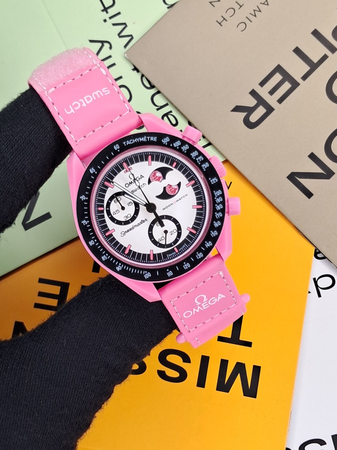 ساعت امگا سواچ ماموريت ماه صورتی -MoonSwatch Mission to the Pink Moonphase