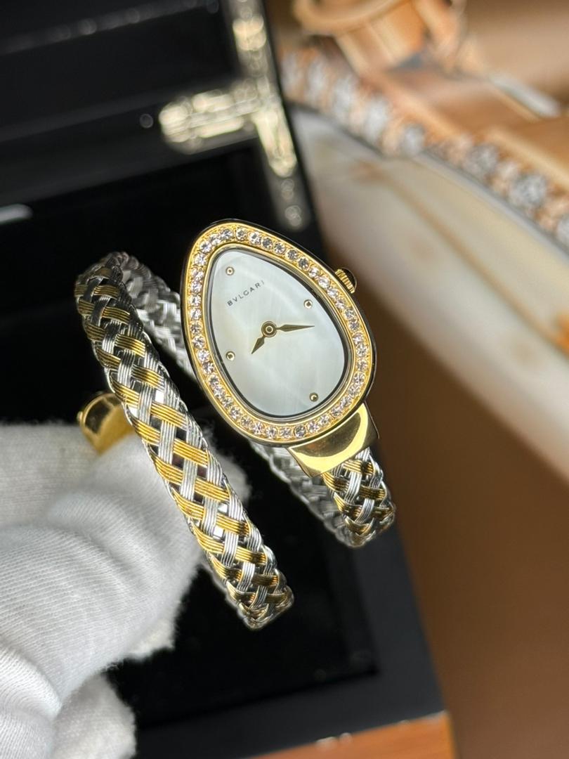 ساعت مچی دور نگین زنانه طرح مار بولگاری Bvlgari
