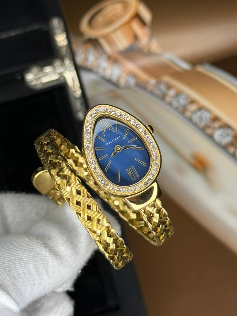 ساعت مچی دور نگین زنانه طلایی طرح مار بولگاری Bvlgari - Image 3