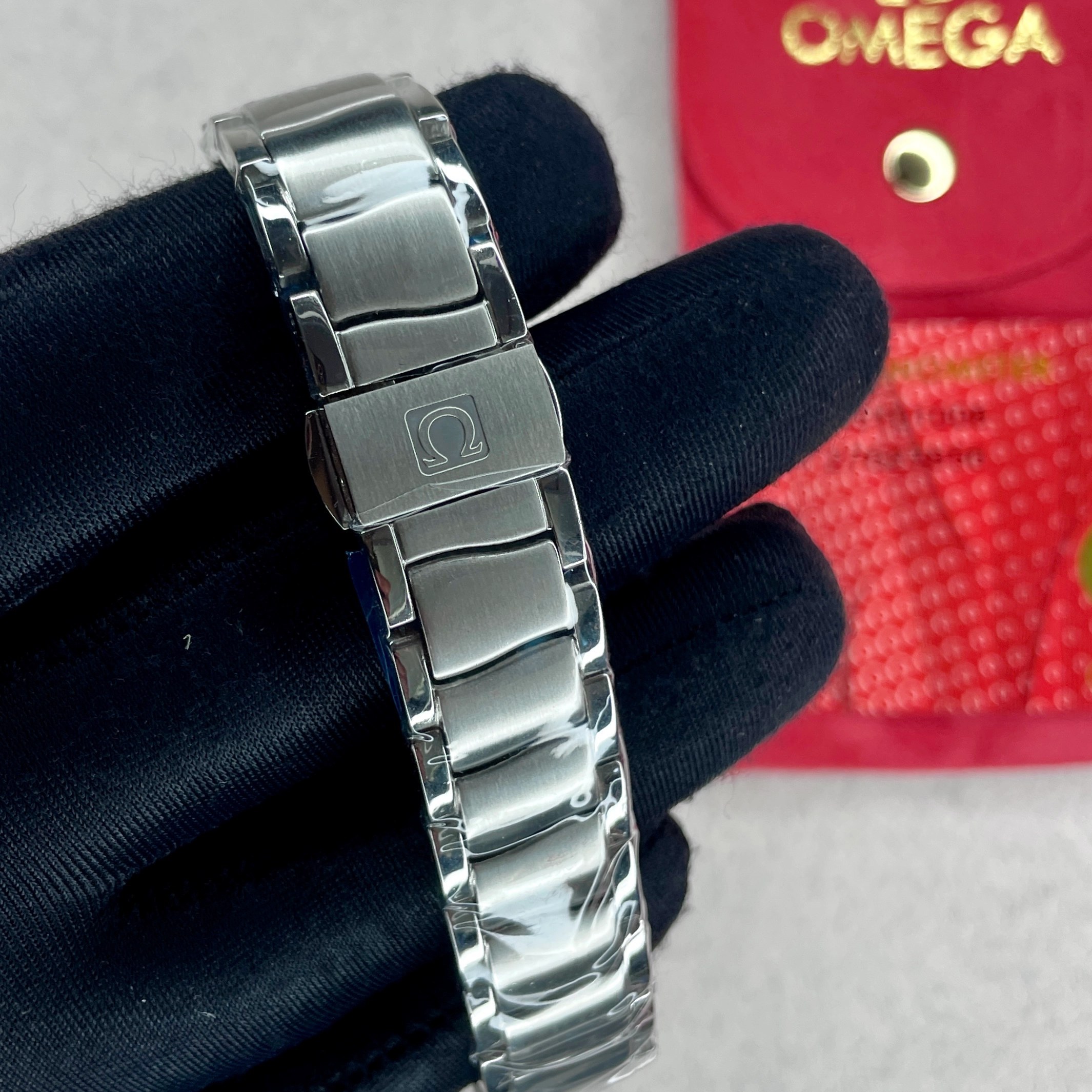 ساعت مچی زنانه اتوماتیک امگا Omega Ladymatic - Image 3