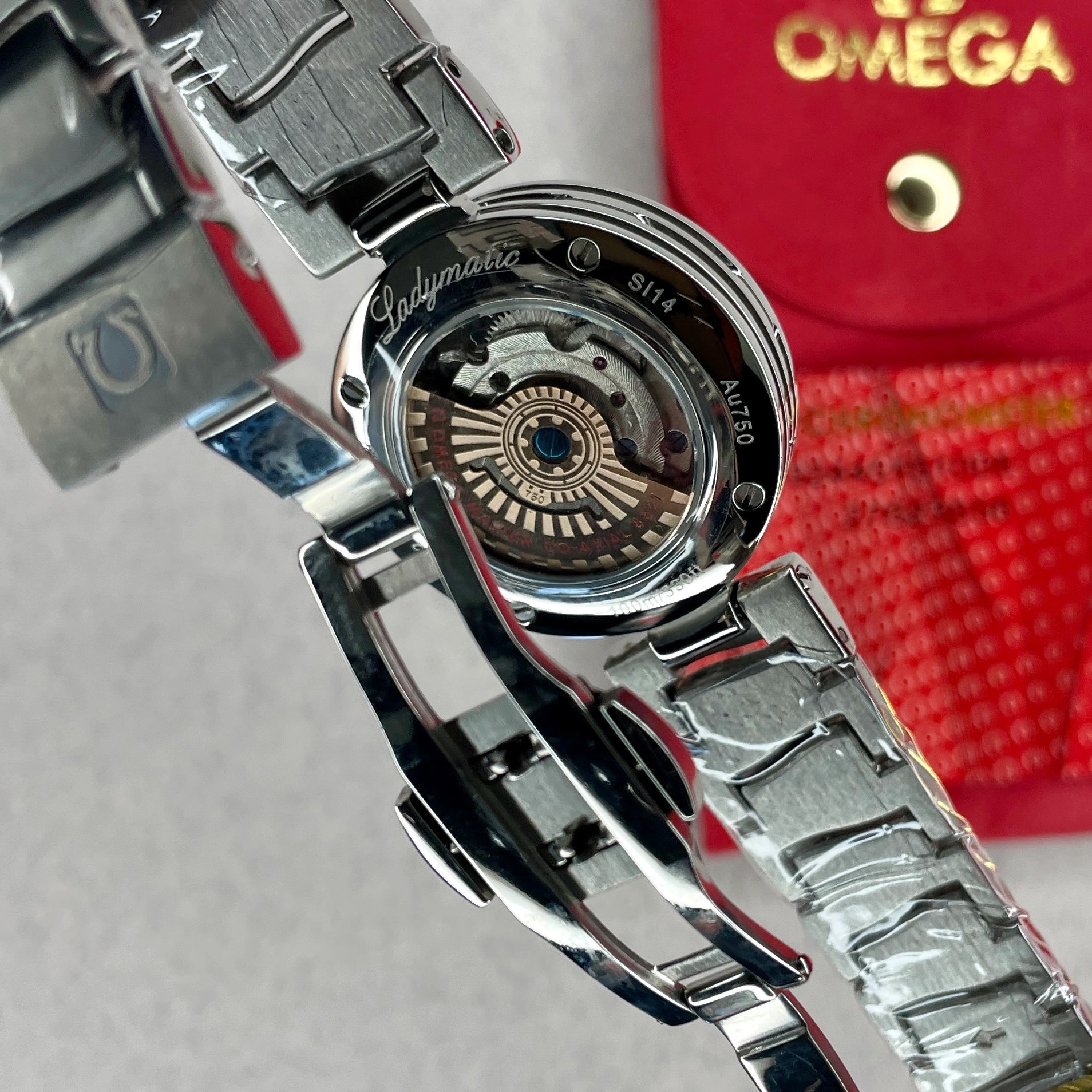 ساعت مچی زنانه اتوماتیک امگا Omega Ladymatic - Image 2