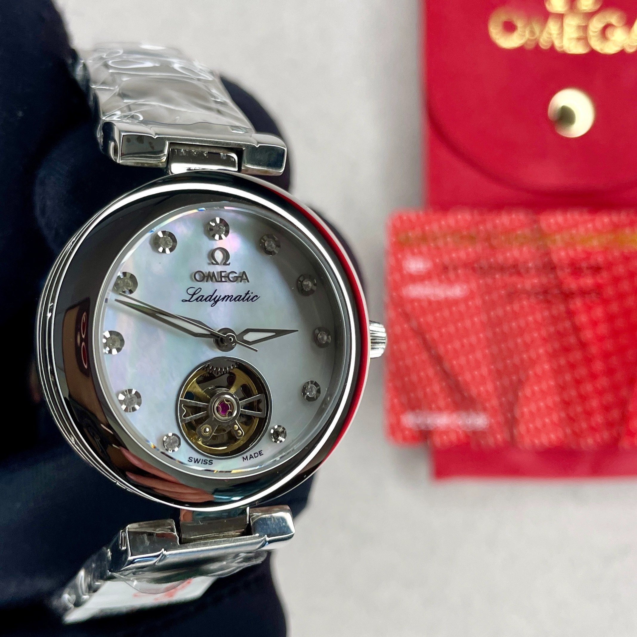 ساعت مچی زنانه اتوماتیک امگا Omega Ladymatic - Image 4