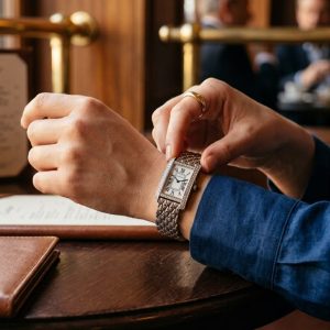 ساعت مچی زنانه کارتیه تانک امریکن cartier tank Americaine