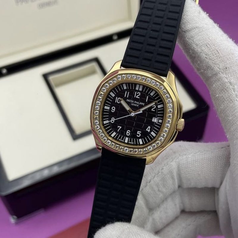 ساعت زنانه پتک فيليپ اكوانا (دور نگين) Patek philippe Aquanaut