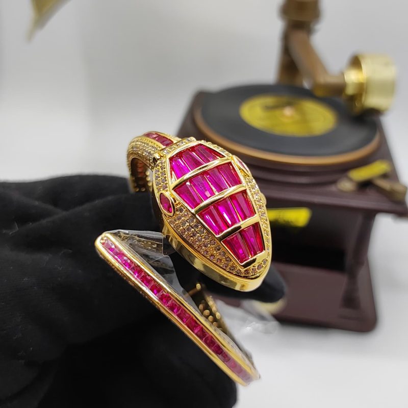 ساعت زنانه بولگاری سرپنتی طرح مار Bvlgari