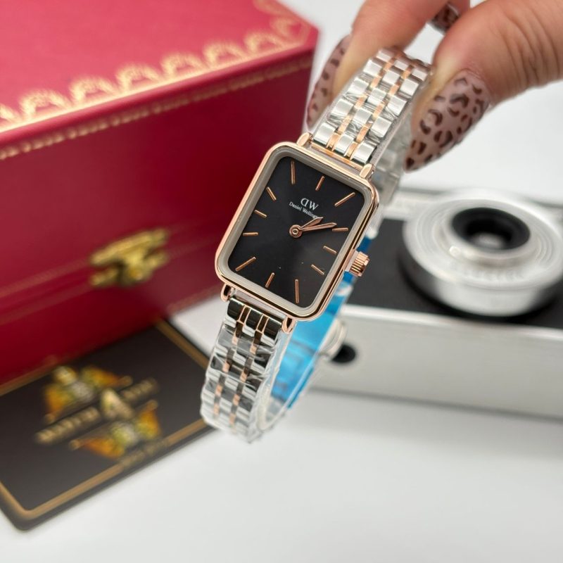 ساعت زنانه دنيل ولينگتون سیلور رزگلد صفحه مشکیDaniel Wellington