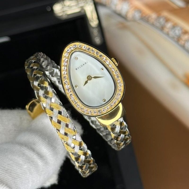 ساعت مچی دور نگین زنانه طرح مار بولگاری Bvlgari