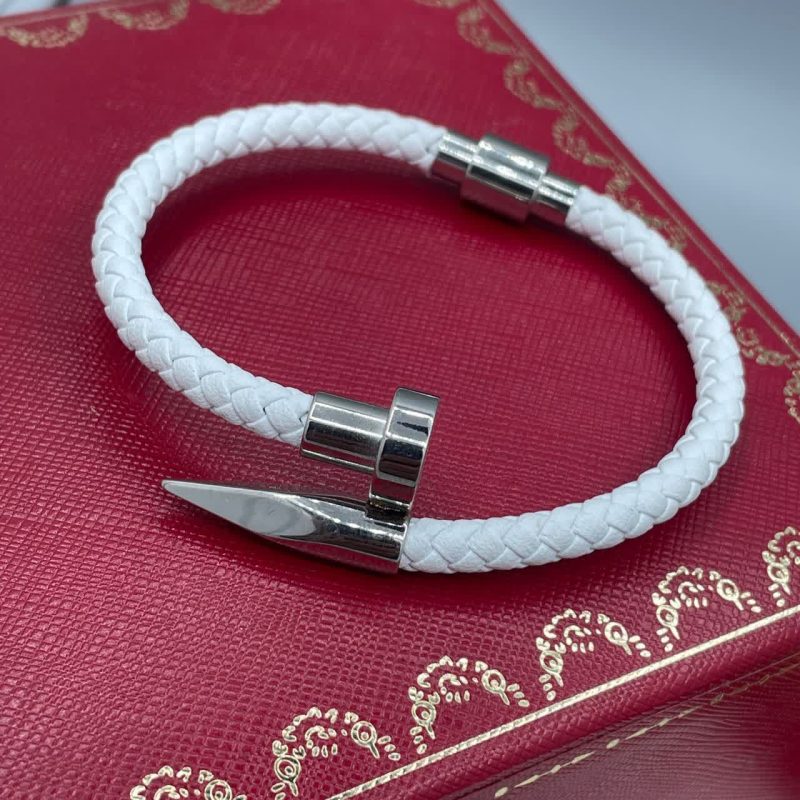 دستبند چرمی میخ کارتیه Cartier (1)
