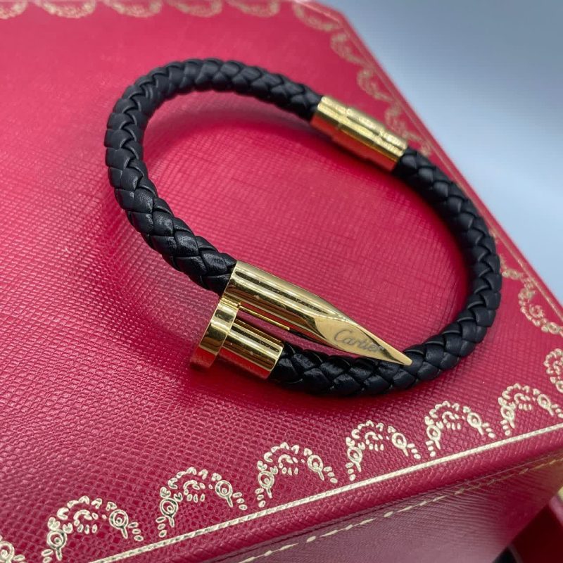 دستبند چرمی میخ کارتیه Cartier